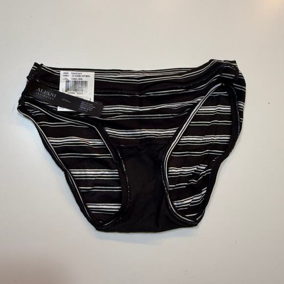 Assorted Bikini bundle set of 3, Size small  retail $47 - Picture 12 of 15